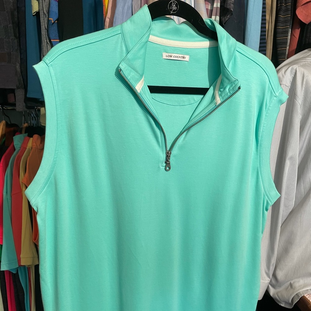 (New) Low Country Men’s Quarter-Zip Vest  / L